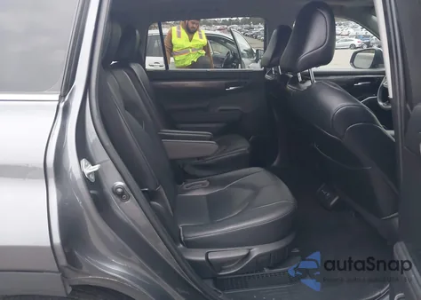 2023 Toyota Highlander Hybrid Platinum z USA, uszkodzony, nr VIN 5TDEBRCH4PS120610